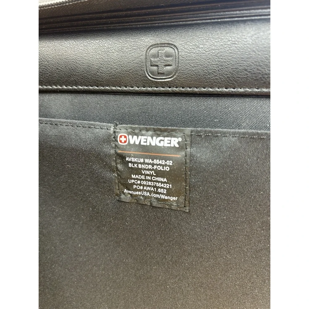 Wenger‎ Executive Business Vinyl Zippered Padfolio - Black 3 ring binder w/calc